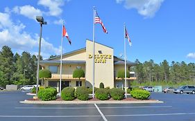 Deluxe Inn - Fayetteville I-95